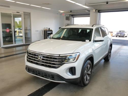 Opal White Pearl 2026 Volkswagen Atlas 2.0T SE