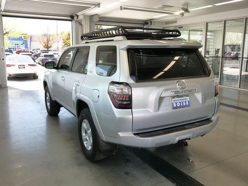 Classic Silver Metallic 2017 Toyota 4Runner SR5
