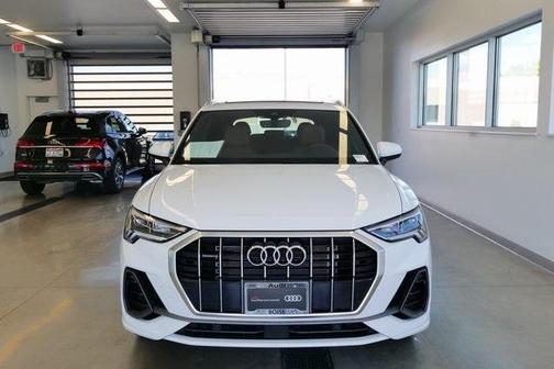 2024 Audi Q3 45 S line Premium