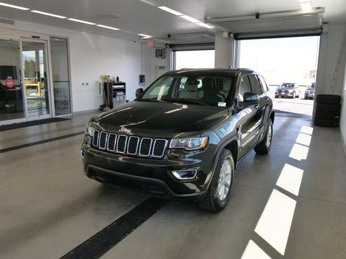 Diamond Black 2022 Jeep Grand Cherokee WK Laredo