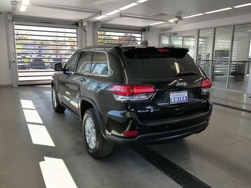 Diamond Black 2022 Jeep Grand Cherokee WK Laredo