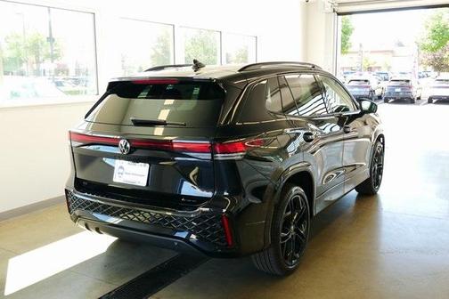 2025 Volkswagen Tiguan 2.0T SE R-Line Black