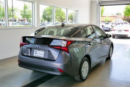2022 Toyota Prius LE