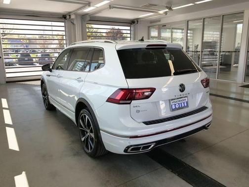 Opal White Pearl Effect 2023 Volkswagen Tiguan 2.0T SEL R-Line