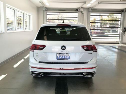 Opal White Pearl Effect 2023 Volkswagen Tiguan 2.0T SEL R-Line