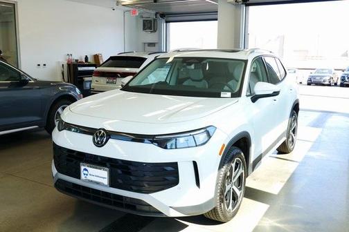 2025 Volkswagen Tiguan 2.0T SE