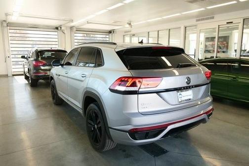 2023 Volkswagen Atlas Cross Sport 2.0T SEL R-Line Black