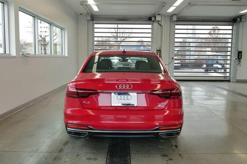 2024 Audi A4 45 S line quattro Premium