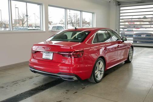 2024 Audi A4 45 S line quattro Premium