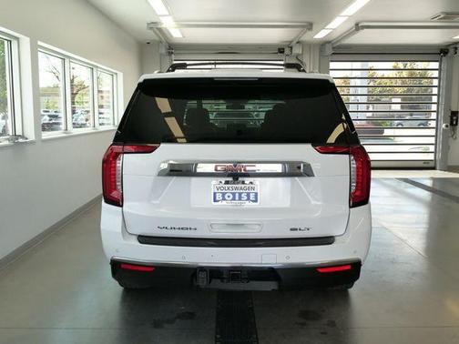 Summit White 2022 GMC Yukon SLT
