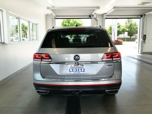 Pyrite Silver Metallic 2023 Volkswagen Atlas 3.6L SE w/Technology
