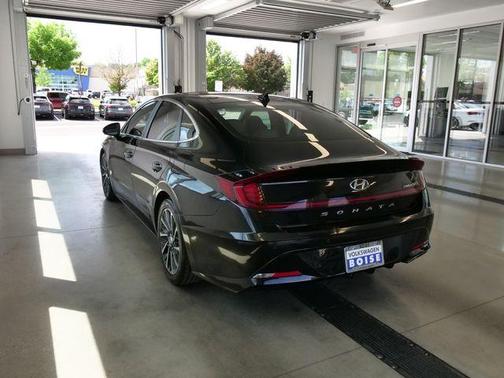 Phantom Black 2022 Hyundai SONATA Limited