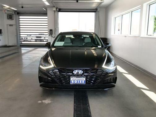 Phantom Black 2022 Hyundai SONATA Limited