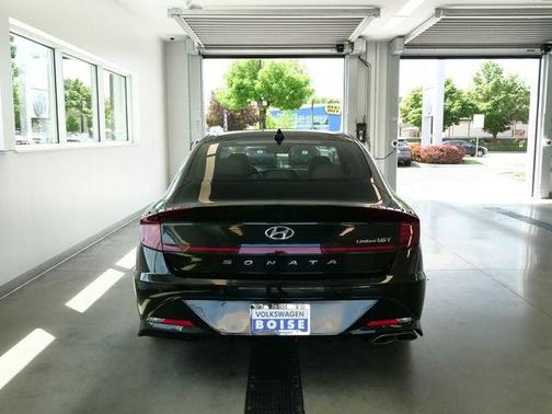 Phantom Black 2022 Hyundai SONATA Limited