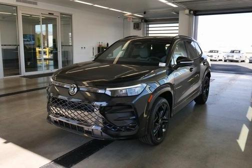 2025 Volkswagen Tiguan 2.0T SE R-Line Black