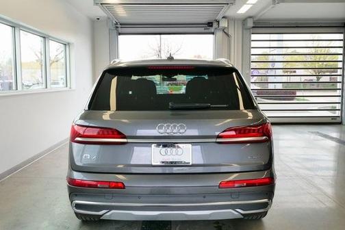 2024 Audi Q7 45 Premium Plus
