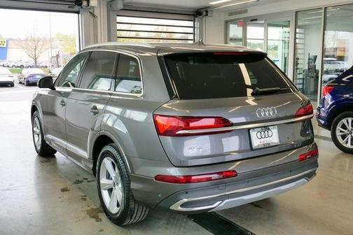 2024 Audi Q7 45 Premium Plus