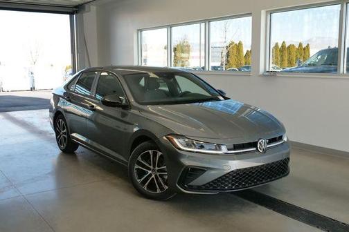 Platinum Gray Metallic 2026 Volkswagen Jetta 1.5T Sport