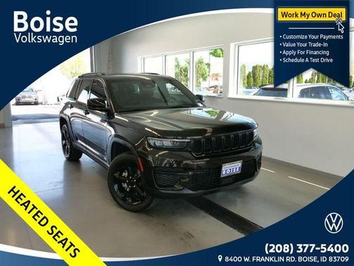 Diamond Black 2024 Jeep Grand Cherokee Laredo