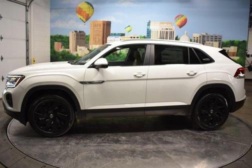 2025 Volkswagen Atlas Cross Sport 2.0T SE w/Technology