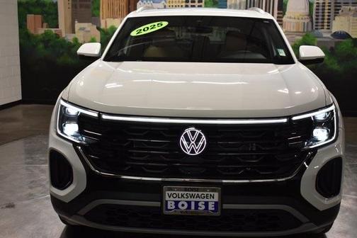2025 Volkswagen Atlas Cross Sport 2.0T SE w/Technology