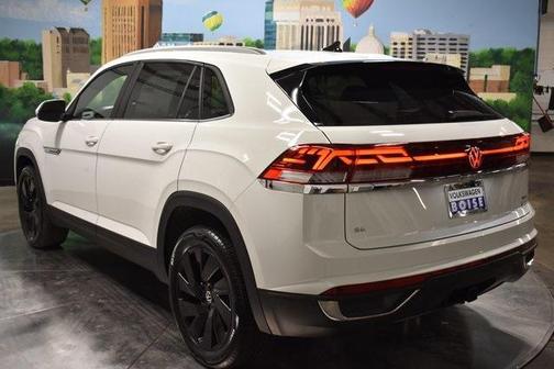 2025 Volkswagen Atlas Cross Sport 2.0T SE w/Technology