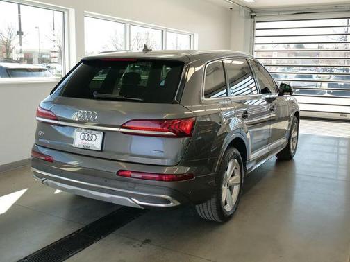2021 Audi Q7 45 Premium