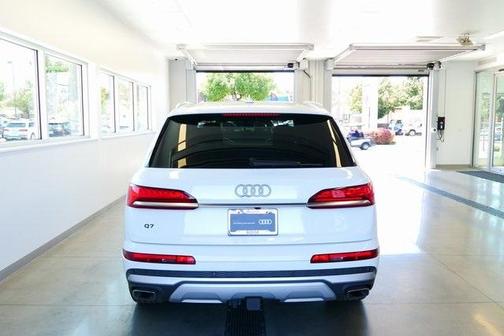 2025 Audi Q7 55 Premium Plus