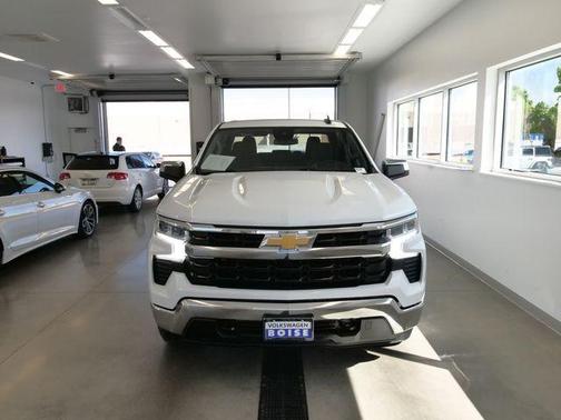 Summit White 2025 Chevrolet Silverado 1500 LT