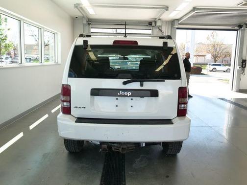 Stone White Clearcoat 2009 Jeep Liberty Sport