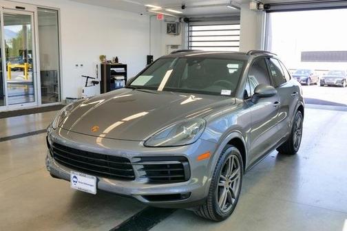2022 Porsche Cayenne Base (Tiptronic)
