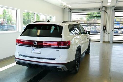 2025 Volkswagen Atlas 2.0T Peak Edition