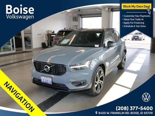 Gray Metallic 2021 Volvo XC40 T5 R-Design