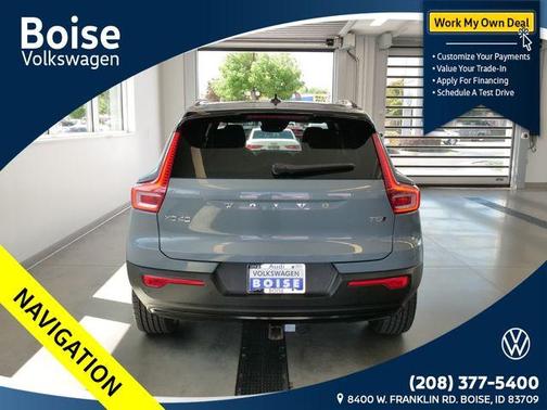 Gray Metallic 2021 Volvo XC40 T5 R-Design