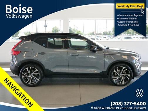 Gray Metallic 2021 Volvo XC40 T5 R-Design
