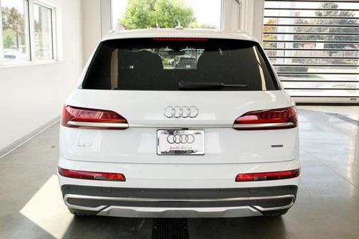 2022 Audi Q7 55 Premium Plus