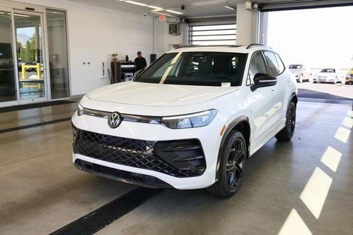 2025 Volkswagen Tiguan 2.0T SE R-Line Black