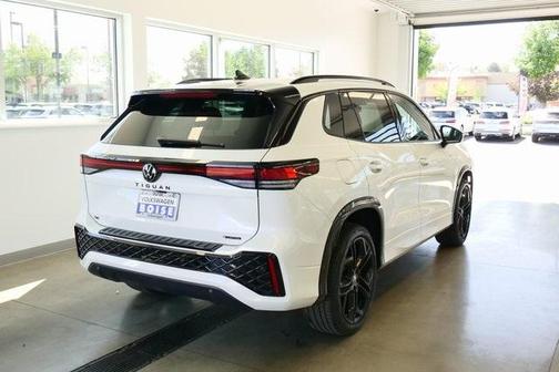 2025 Volkswagen Tiguan 2.0T SE R-Line Black