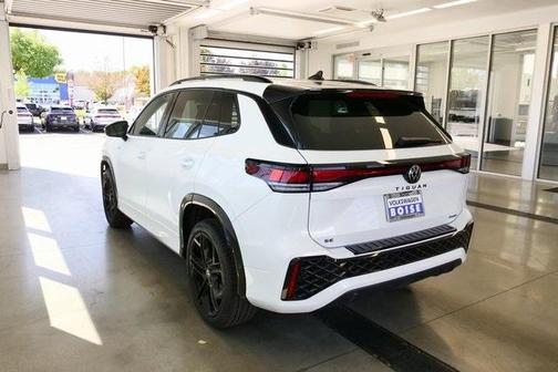 2025 Volkswagen Tiguan 2.0T SE R-Line Black