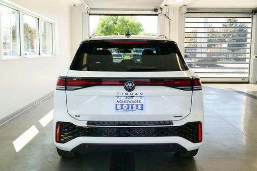 2025 Volkswagen Tiguan 2.0T SE R-Line Black