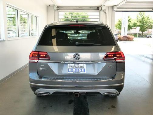 Platinum Gray Metallic 2019 Volkswagen Atlas 3.6L SEL Premium