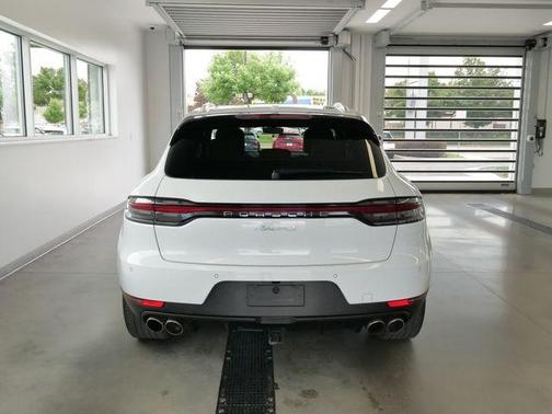 White 2019 Porsche Macan S