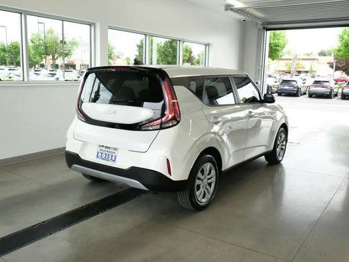 Snow White Pearl 2024 Kia Soul LX