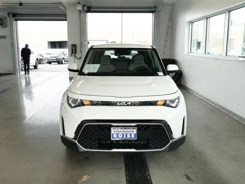 Snow White Pearl 2024 Kia Soul LX