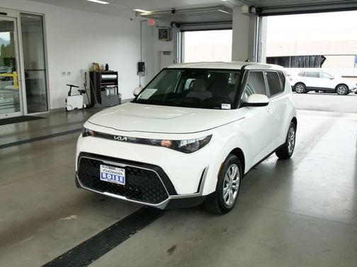 Snow White Pearl 2024 Kia Soul LX