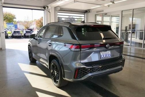 2025 Volkswagen Tiguan 2.0T SE R-Line Black