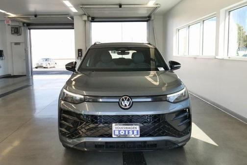 2025 Volkswagen Tiguan 2.0T SE R-Line Black