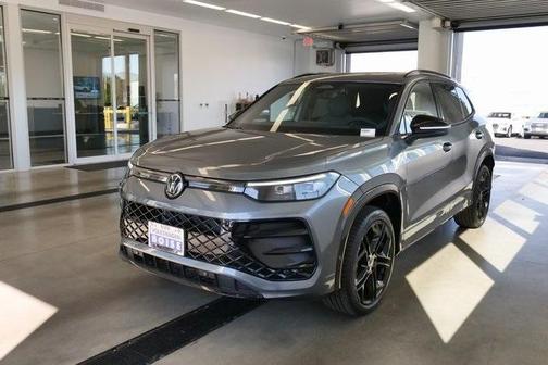 2025 Volkswagen Tiguan 2.0T SE R-Line Black