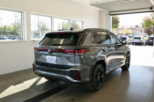 2025 Volkswagen Tiguan 2.0T SE R-Line Black