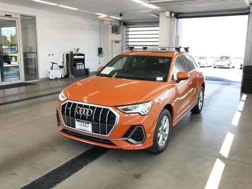 Pulse Orange 2023 Audi Q3 45 S line Premium